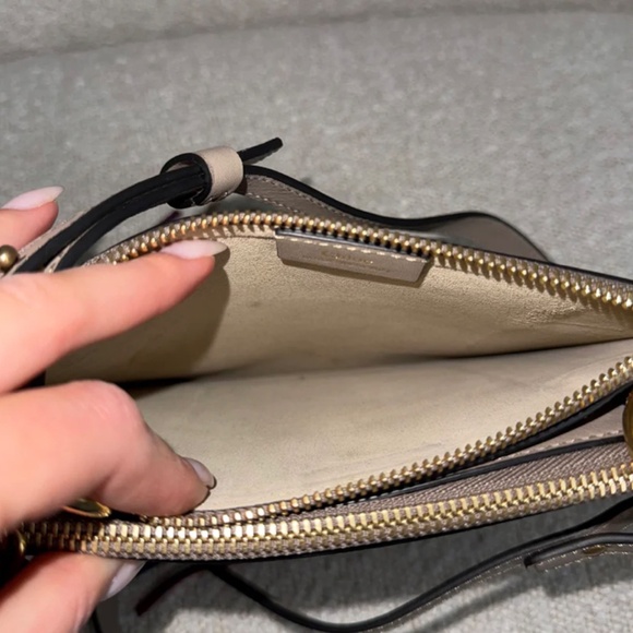 Chloé Jane Small Tassel-Trim Leather Crossbody Bag - Picture 14 of 16